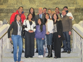 El presidente del alto tribunal de CyL, José Luis Concepción, con los alumnos